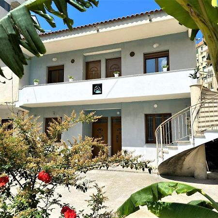 Vlora Villa With Private Parking Exterior photo
