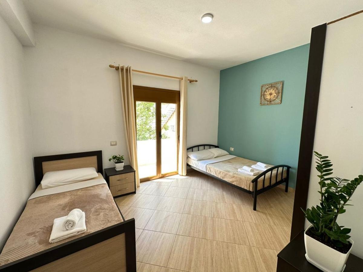 Vlora Villa With Private Parking Exterior photo