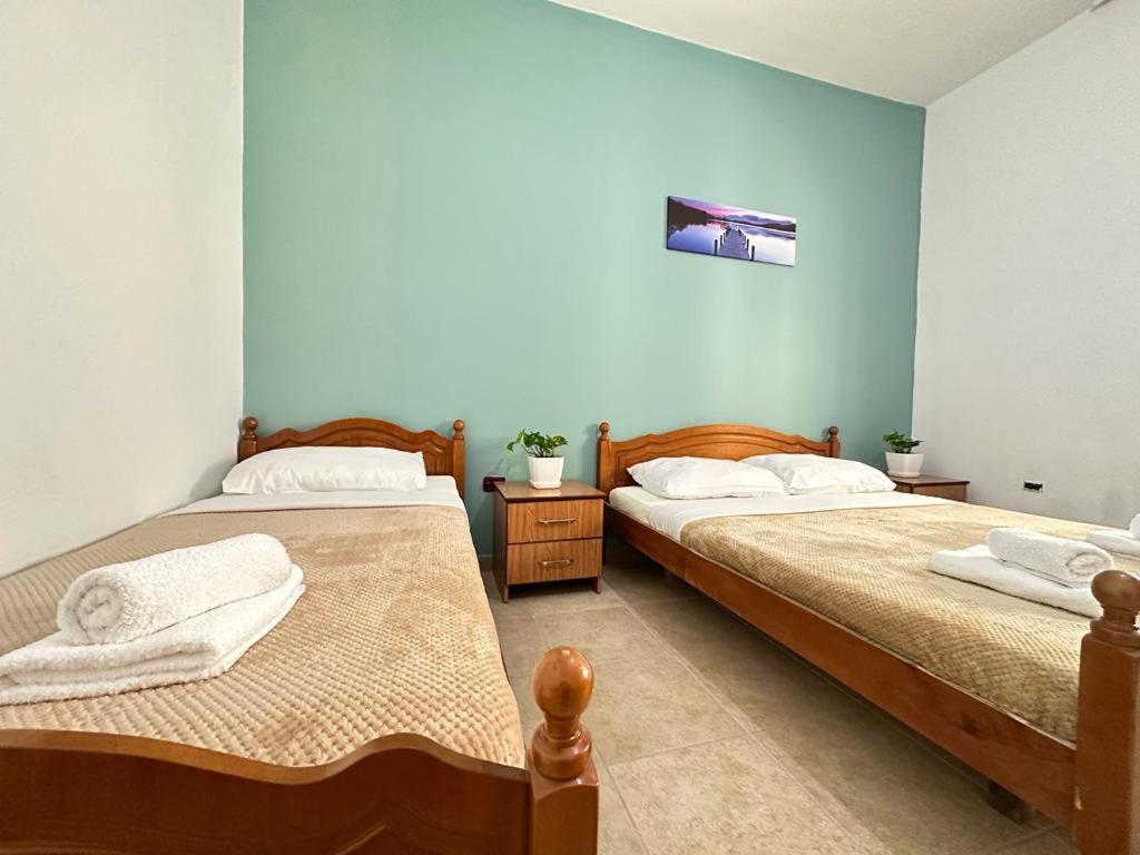 Vlora Villa With Private Parking Exterior photo