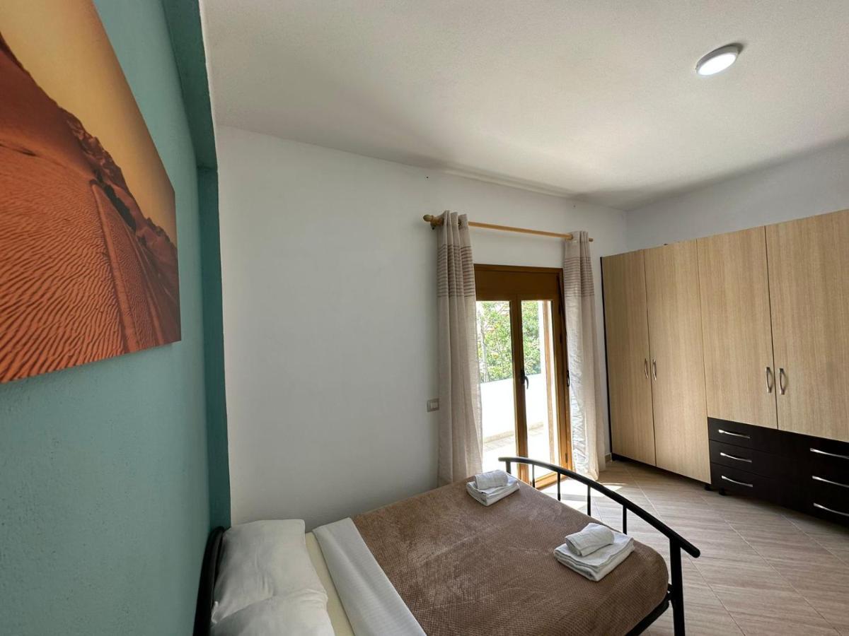 Vlora Villa With Private Parking Exterior photo