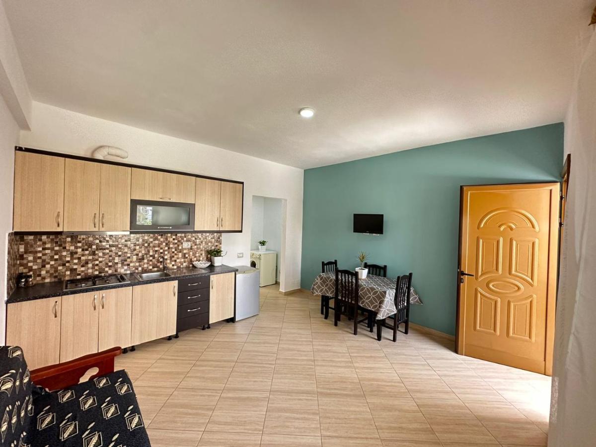 Vlora Villa With Private Parking Exterior photo