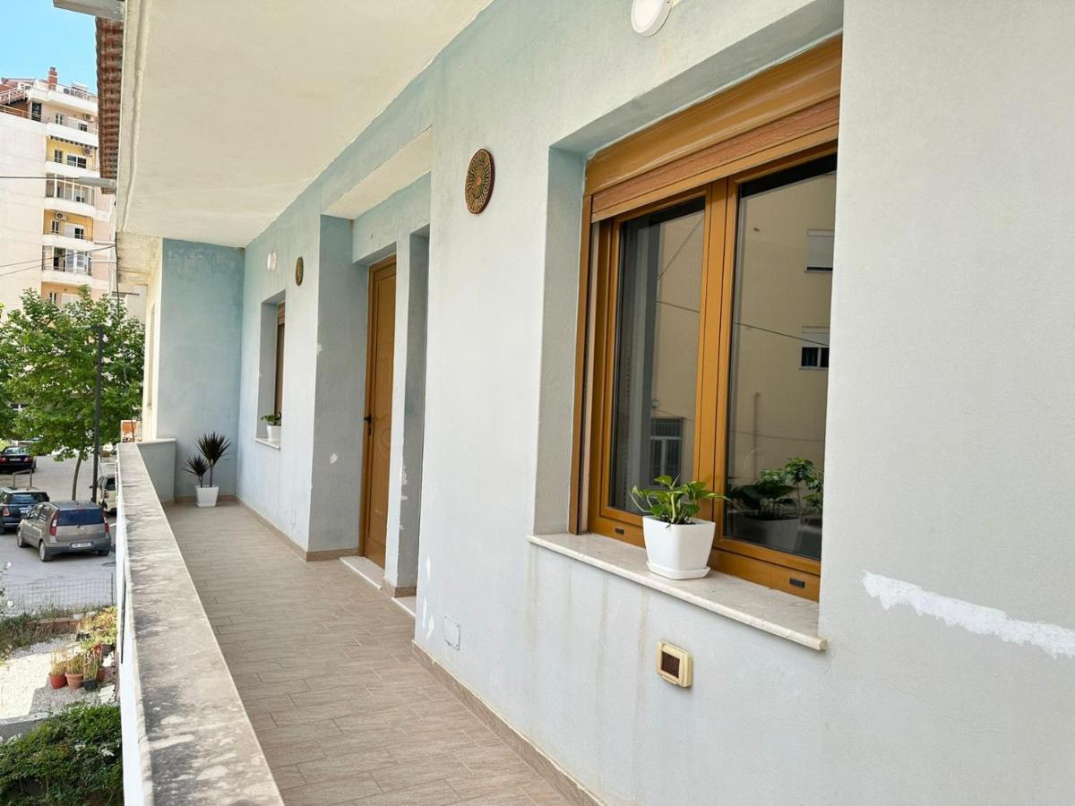Vlora Villa With Private Parking Exterior photo